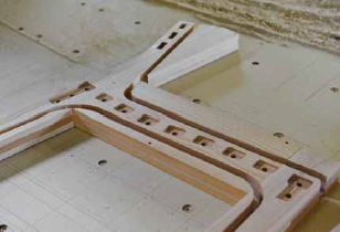 背柱、座面、脚を一体化させることにより、強度をもたせた。