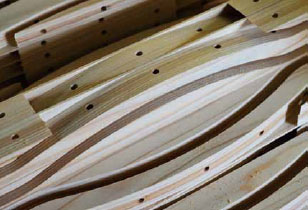 精密な加工が可能な機械でつくられた椅子のパーツ